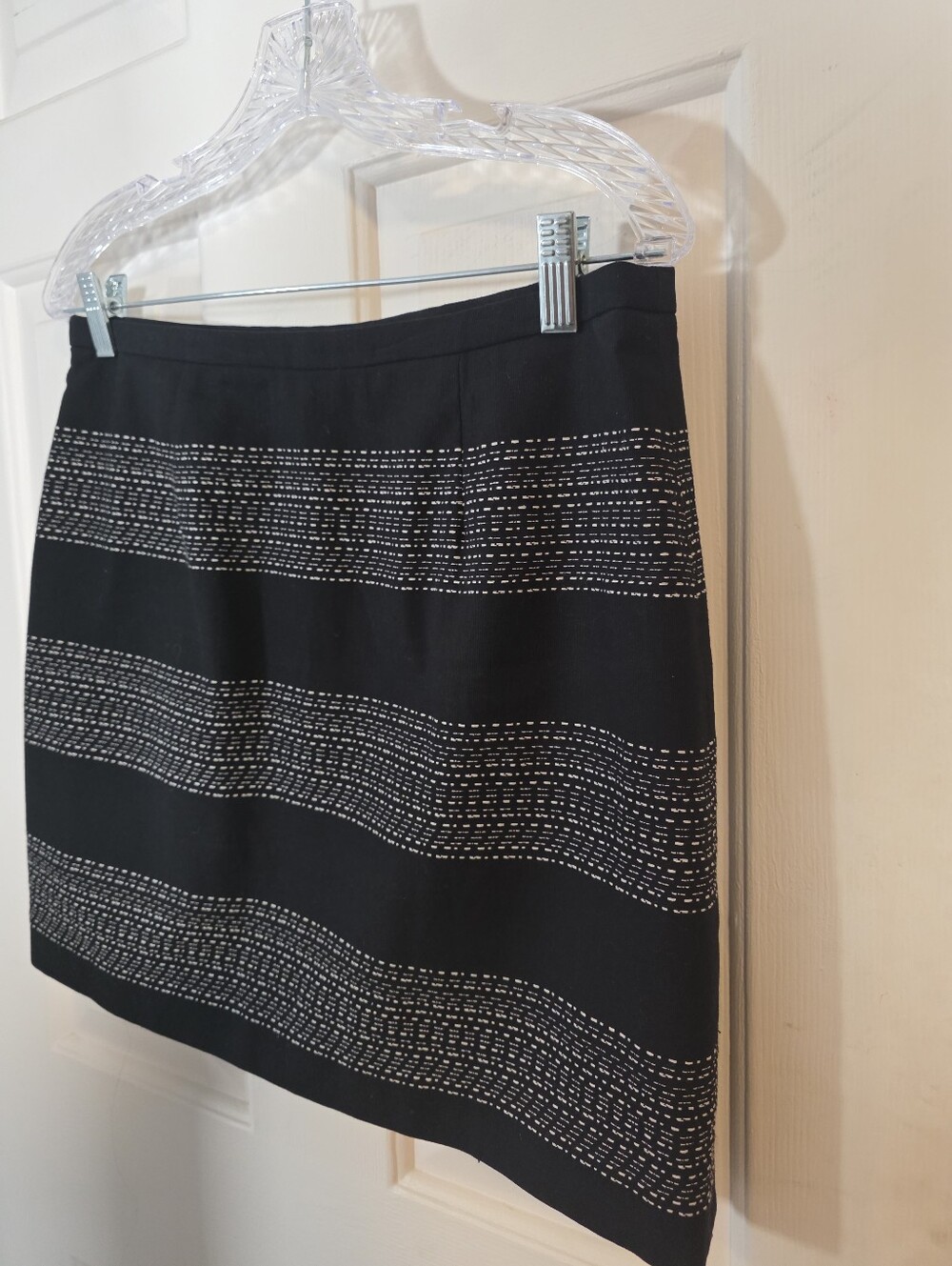 LOFT Women's Black with Cream Horizontal Stitch Pencil Skirt Size 8P